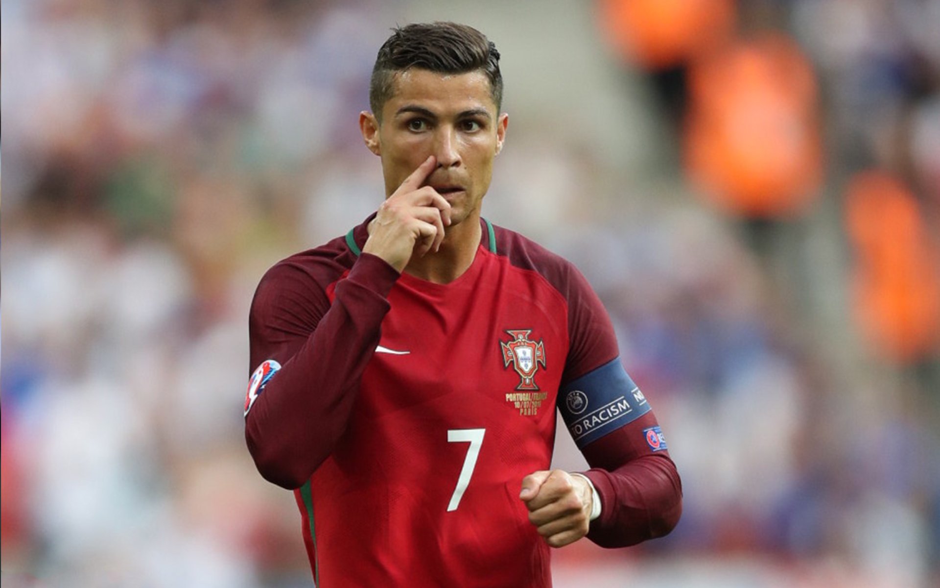 FIFA官方足球-梅西空降篮网主场？跨时空联动引爆全美，赛况魔幻似剧本！